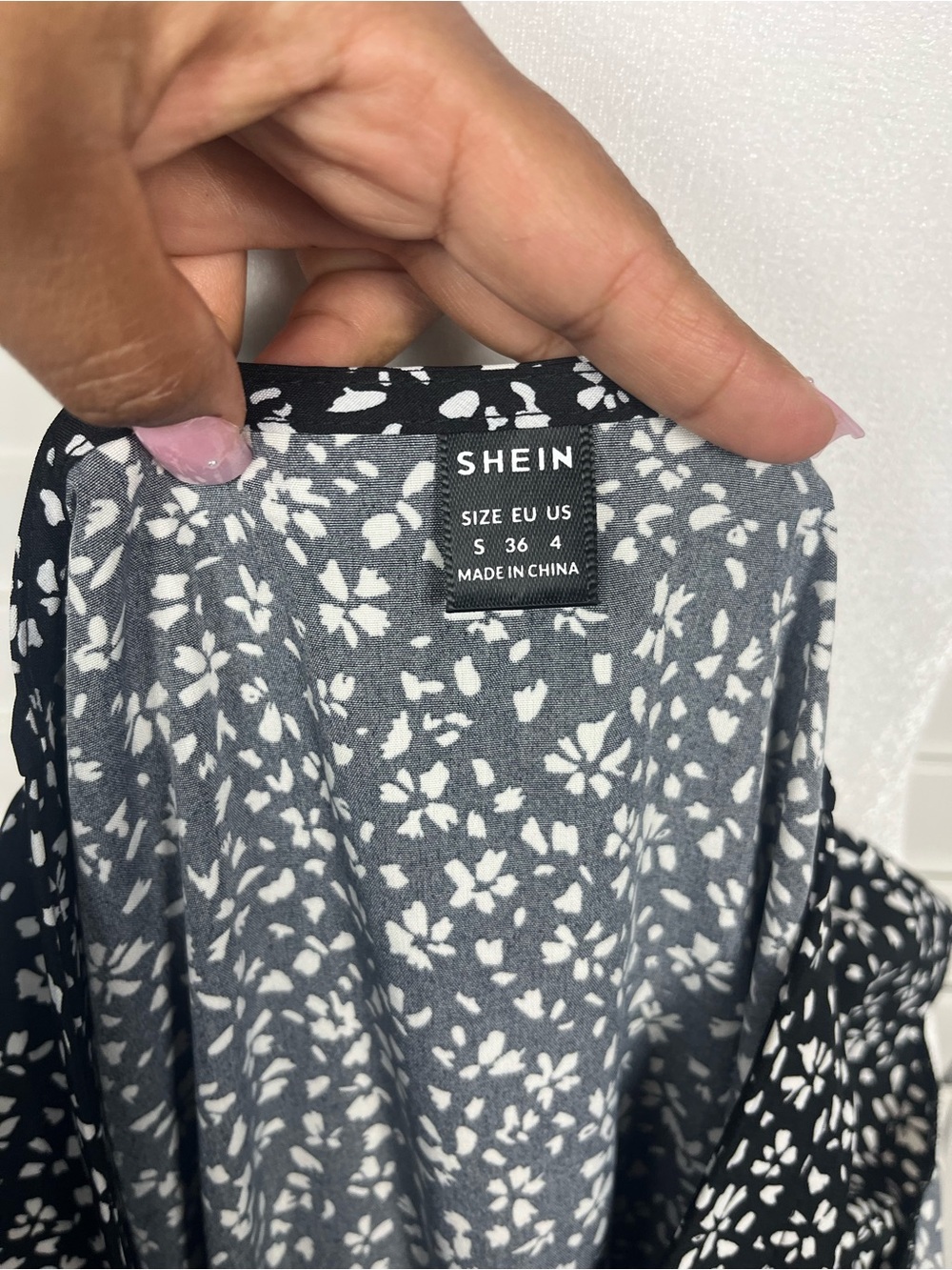 SHEIN black floral button front midi dress with flutter sleeves Size small - Picture 6 of 7